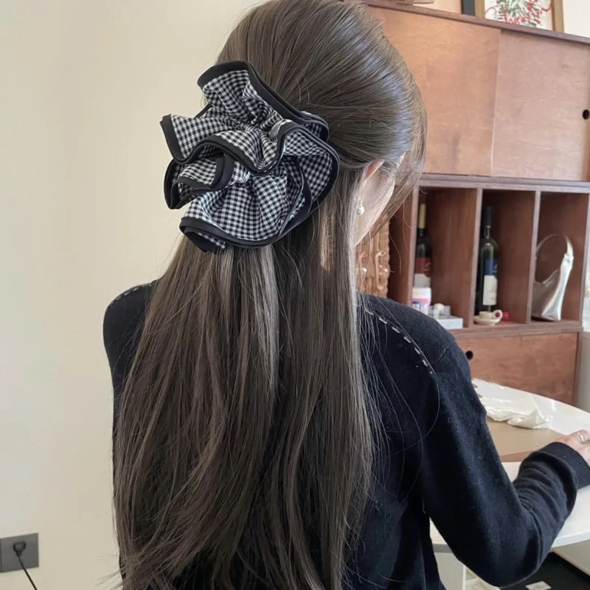 Mehrschichtige karierte Plissee-Haargummis für Frauen, schwarz-weißes Gitter, Dickdarm-Haargummis, Rendy-Haar-Accessoire, Party-Geschenk, V