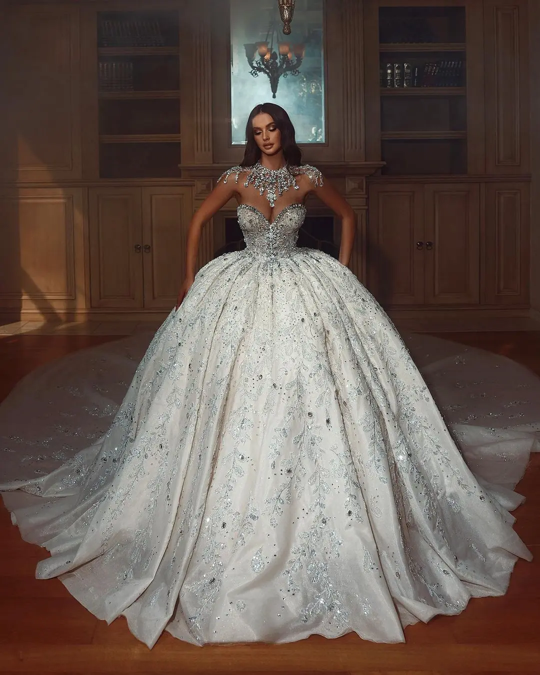 فساتين زفاف رائعة على شكل كرة مثيرة على شكل قلب كريستال مطرز بالخرز من الدانتيل فساتين زفاف مصنوعة حسب الطلب سويب تراين فيستدوس #2