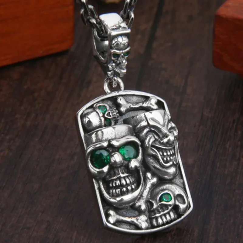 

NEW S925 Sterling Silver Retro Old Personalized Three-dimensional Skull Buckle Can Be Opened Green Zircon Pendant