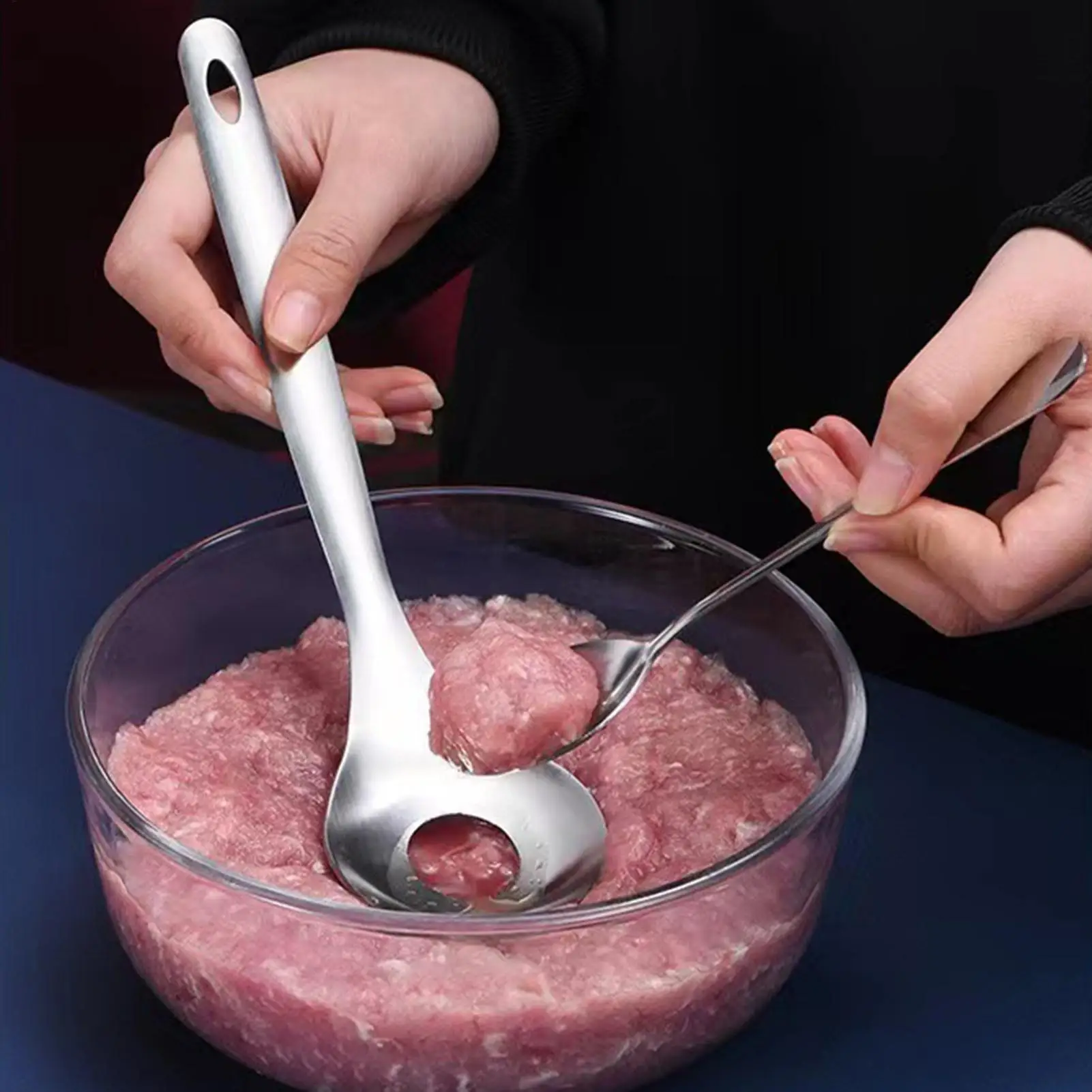 Stainless Steel Non-stick Meatball Spoon Maker Kitchen Gadget Squeezing Ball Mold Spoon for Perfectly Shaped Meatballs