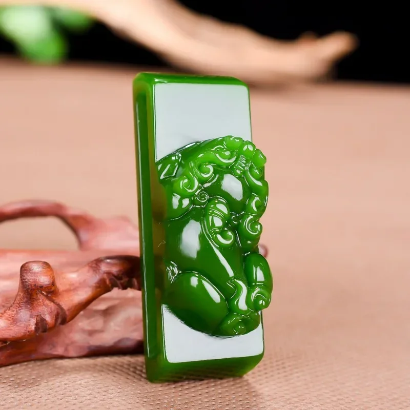 Natural Green Hand Carved Divine Beast Jade Belt Buckle, Fashionable Boutique Jewelry, Men's and Women's Belt Buckle Gift