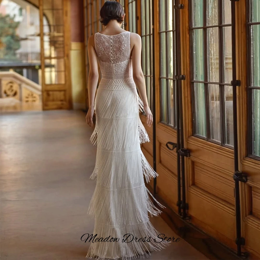 Delicate Tassel and Beading Bridal Gown Customized Elegant Satin Straight Wedding Dress Classic O-Neck Sleeveless Robe de mariée