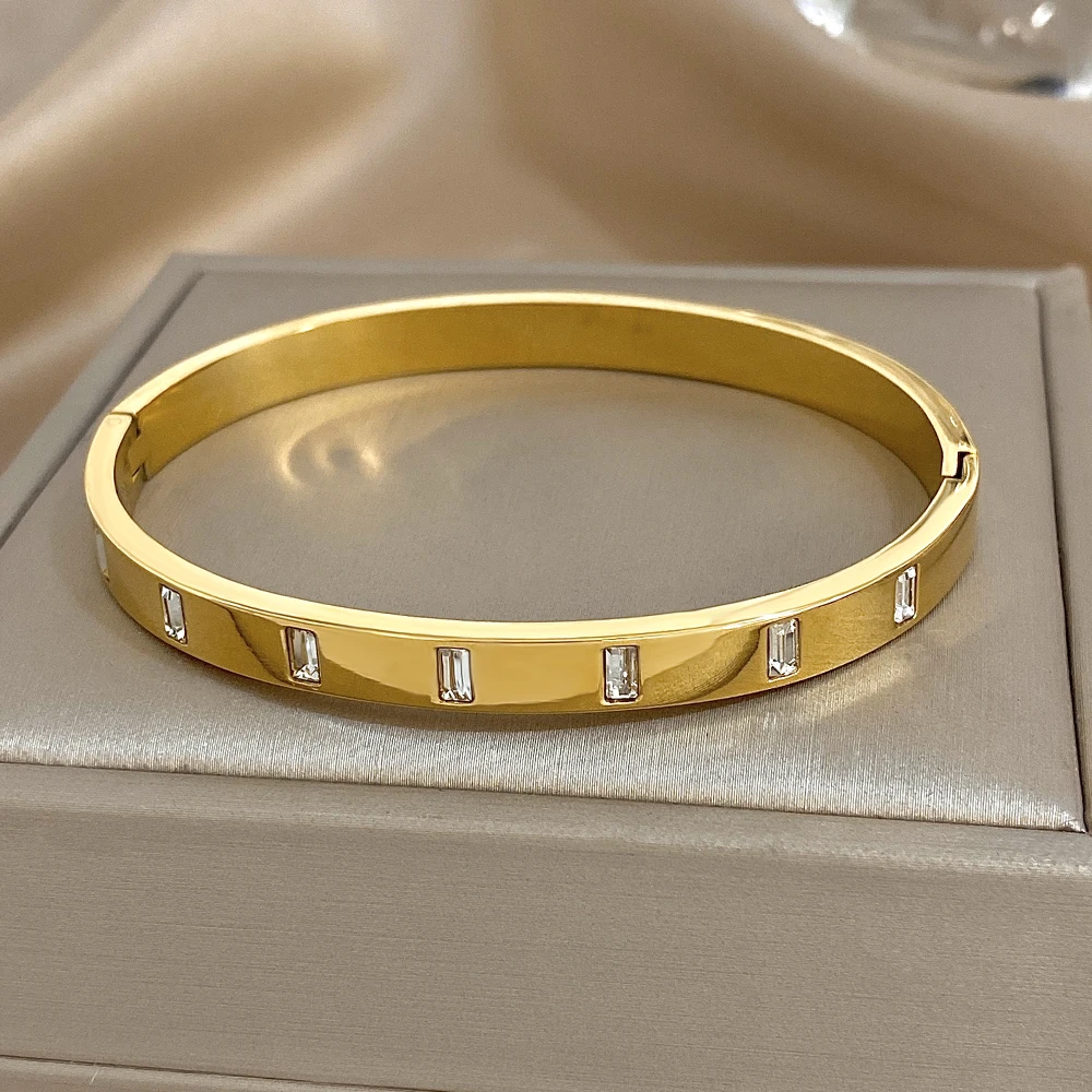 

DODOHAO Square Crystal Bangles For Women Gold/Silver Color Simple Wraps Bangles Zircon Bracelets Stainess Steel Jewelry Gifts