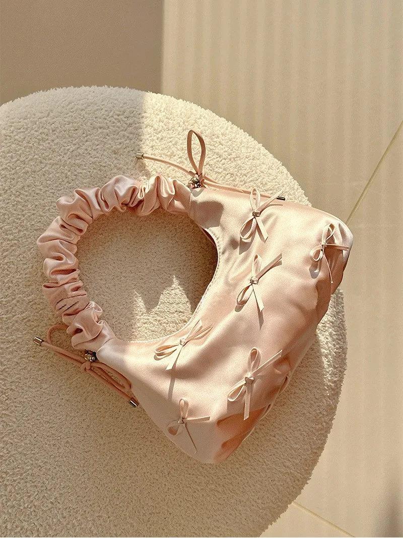 

Корейская женская сумка через плечо с бантом и эффектом плиссировки, дизайнерская сумка-клатч с объемным эффектом, шикарная всесезонная сумка-багет