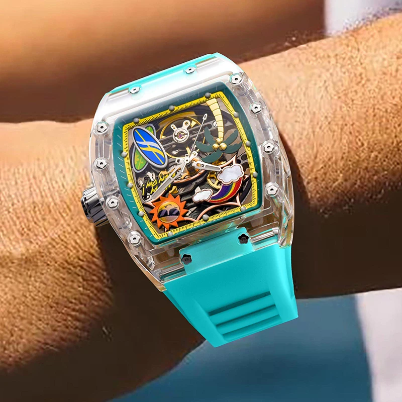 Il tema PINDU Watch Summer Beach combina il design di onde marine e l'atmosfera estiva con colori vivaci per l'orologio meccanico da uomo