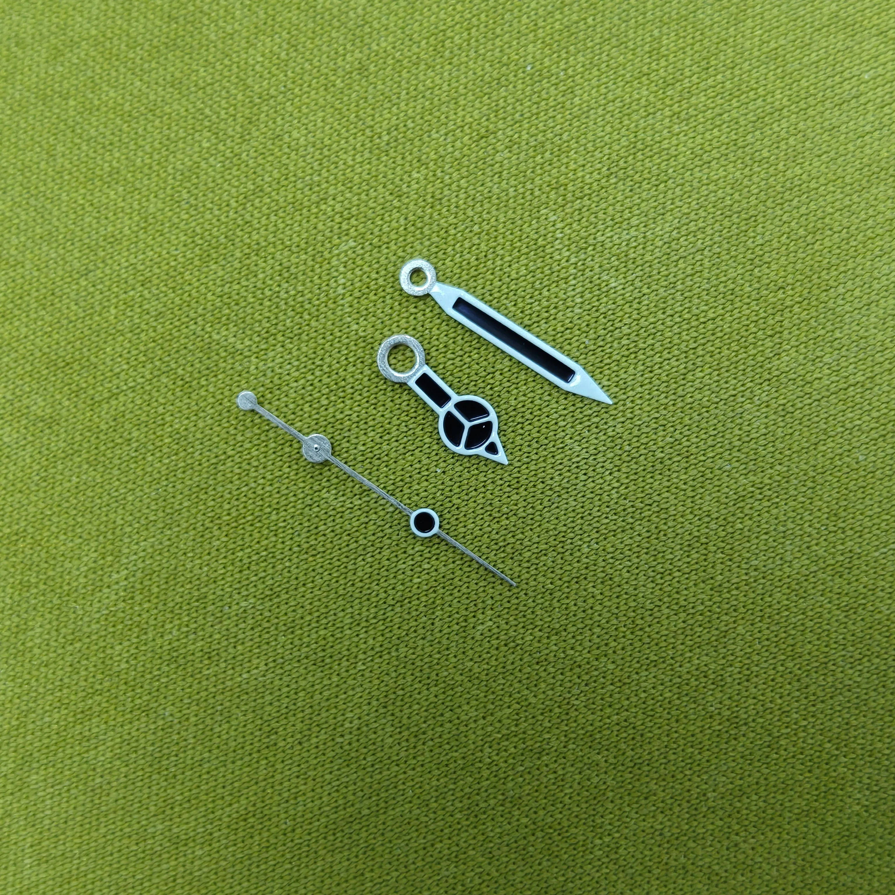 Black Oil Filled Ro… - image