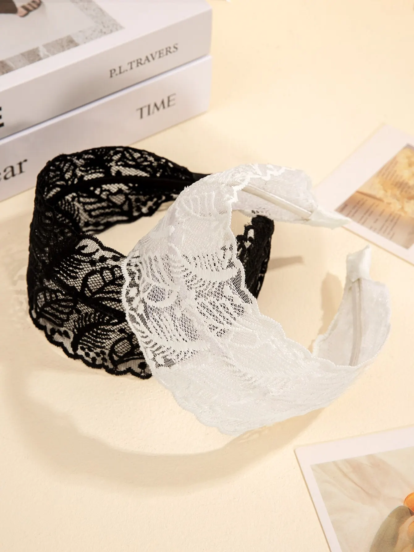 2-Piece Women\'s Vintage Embroidery Lace Headband