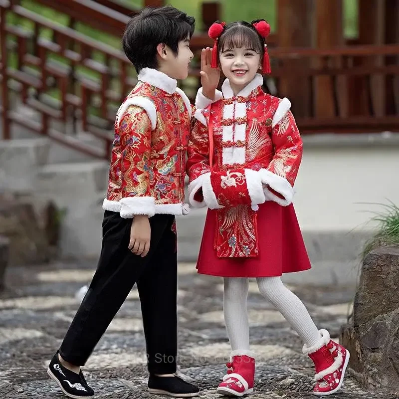 2024 Jongen Meisje Chinees Nieuwjaar Kleding Voor Kinderen Red Hanfu Traditionele Drakenborduurwerk Tang Podiumfestival Oosterse