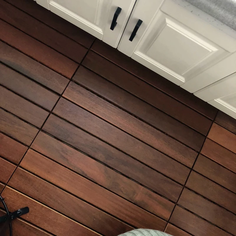 Piastrelle per pavimenti in legno duro da 6 pezzi, installazione a clic sul cortile del giardino della piattaforma del balcone esterno, materiale in legno antisettico impermeabile