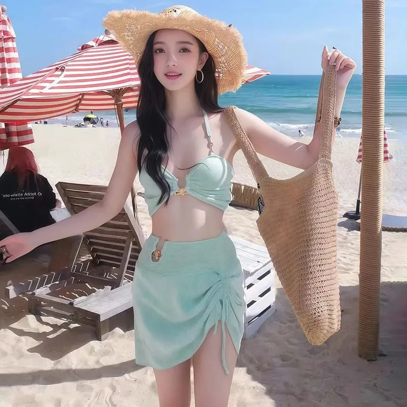 Conjunto de bikini de 3 piezas verde menta acanalado para mujer con pareo, top halter con anillo en O y braga con lazo lateral para la playa