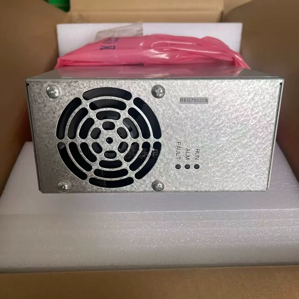 REG75020S single-phase 7kW charging module DC output: 50V-750V 0-20A AC input: 90-280V/32A Size: 87 × 177.5 × 385mm