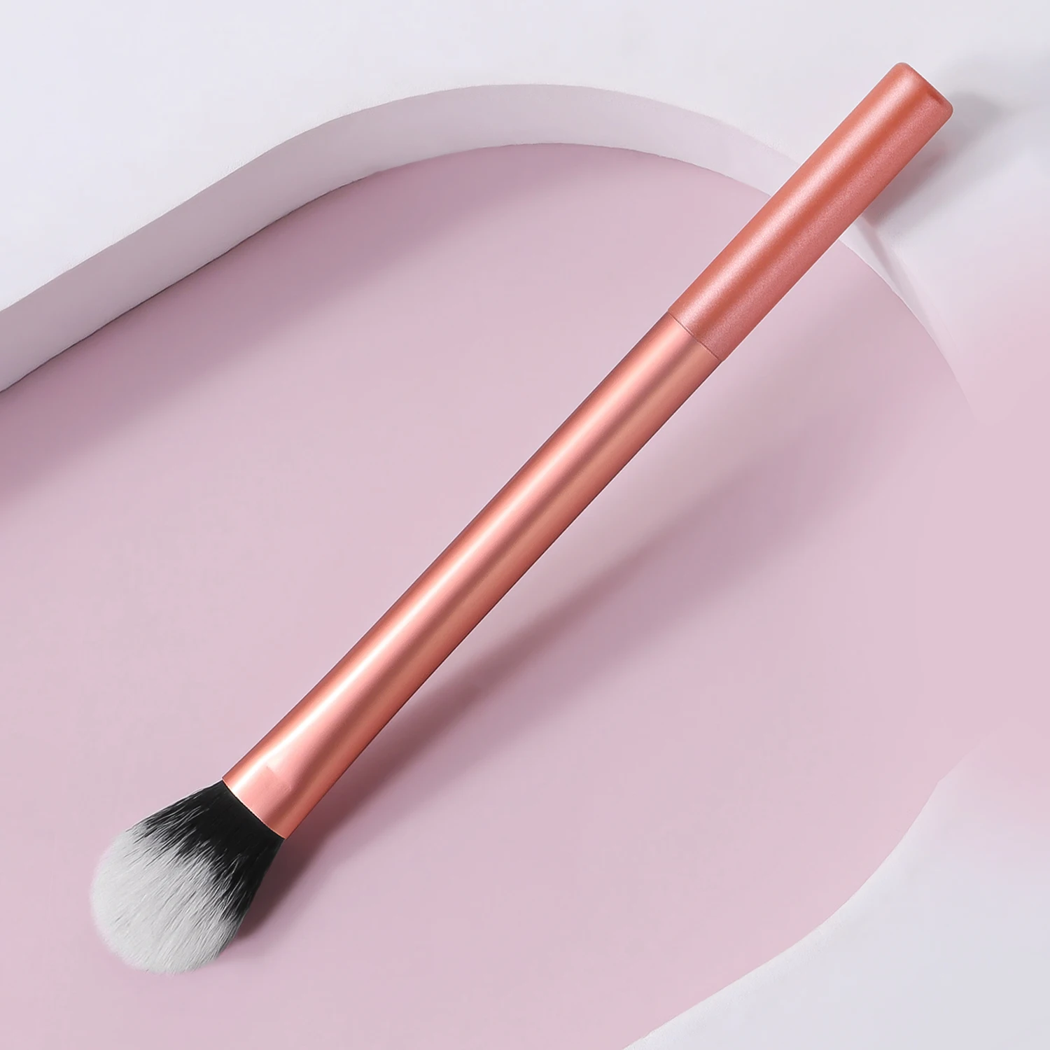 Single portable sloped eye shadow makeup brush beauty tool