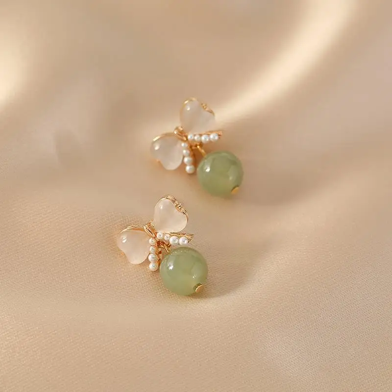 Pendientes de mujer con temperamento de Jade Hotan Natural seleccionados, joyería Retro Simple