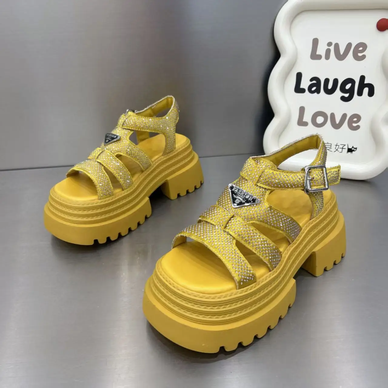 2025 Damensandalen mit Strasssteinen, einzeilige Schnalle, klobige Plateauschuhe, Damenkleid, Freizeitmode, 7 cm Absatz, hohe Sandalen