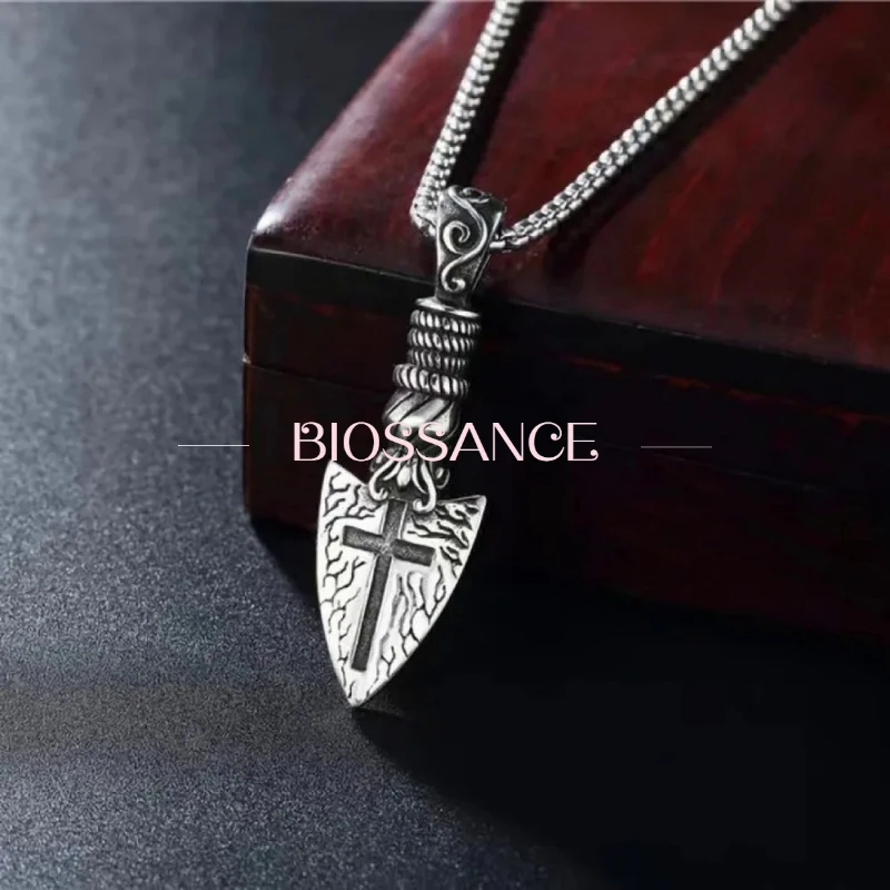 BIOSSANCE Retro Imitation Wolf Tooth Pendant, Fitness Dumbbell, Crow Skull, Anchor Pendant Necklace For Men And Women Jewelry