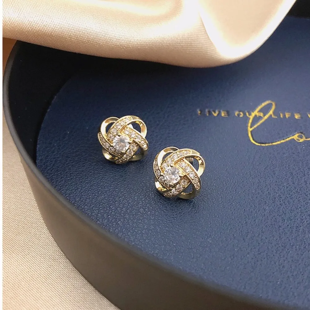 여성용 실버 골드 크리스탈 트위스트 귀걸이, 고급 다이아몬드 귀걸이, 쥬얼리 지르콘 이어 스터드, 니치 디자인, 패션 선물, 2 개