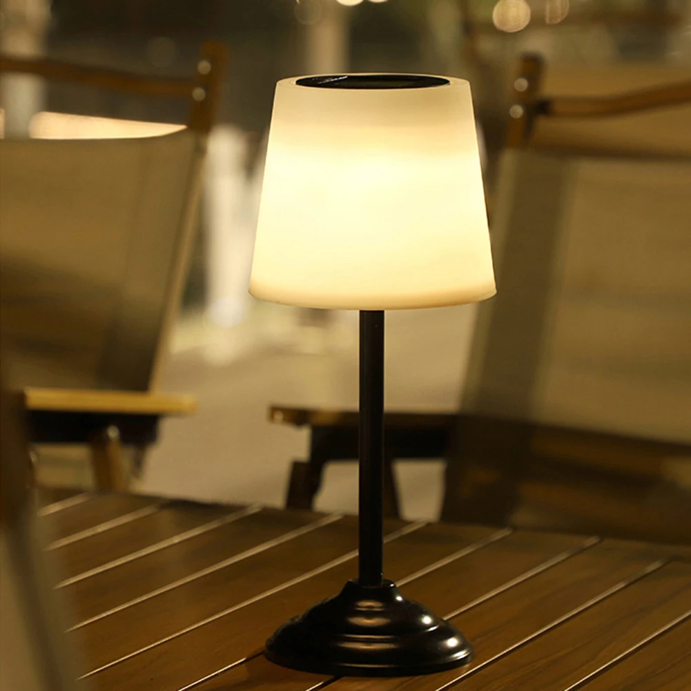 Tafellamp op zonne-energie Metalen bedlampje Warm licht Slaaplampje met lampenkap Eenvoudig leeslampje voor slaapkamer, woonkamer