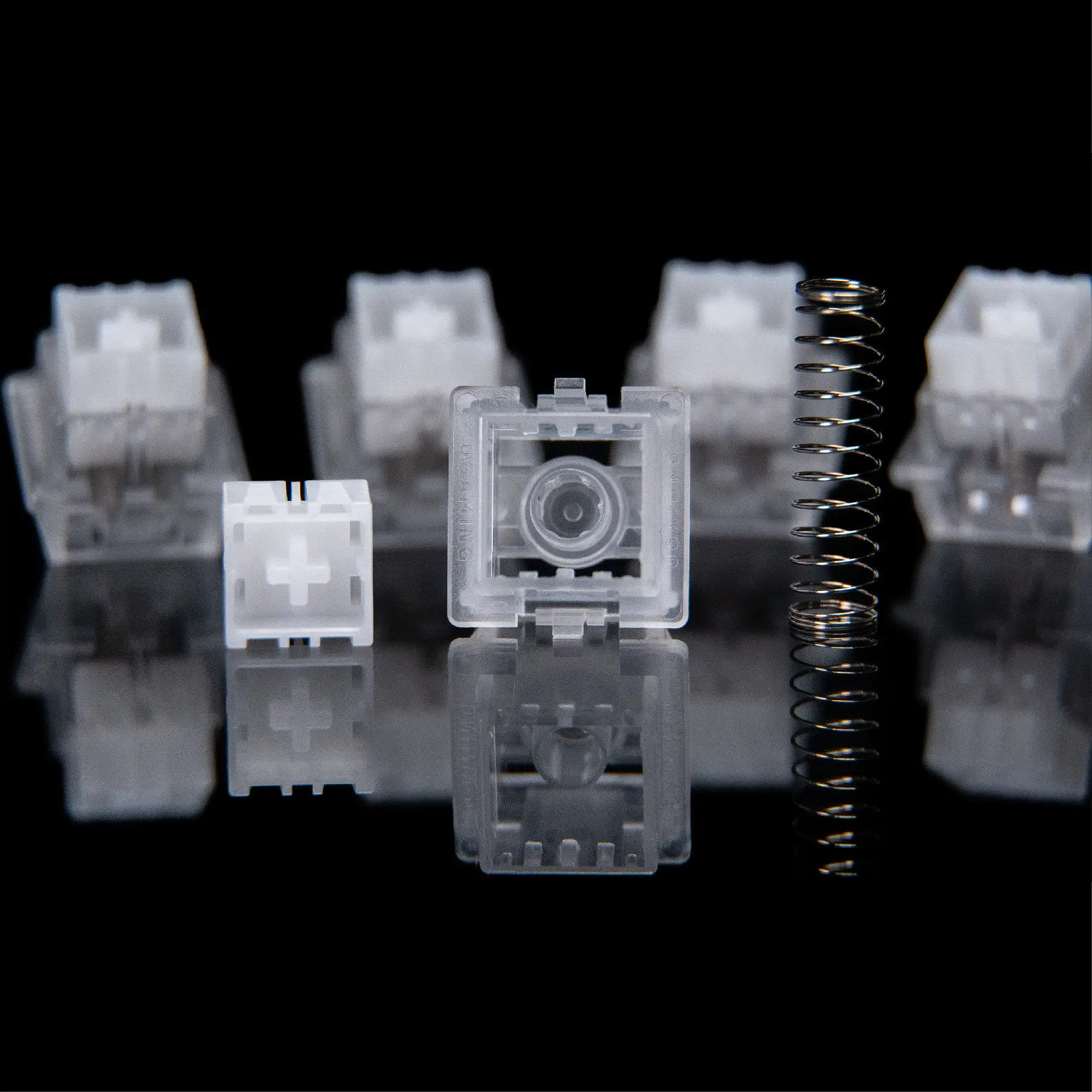 Mount Tai He Gt Magnetic Switch Extreme Rt0.005 Fog Transparent Shell Extremely Stable Magnetic Keyboard Switches 60HE Mad68