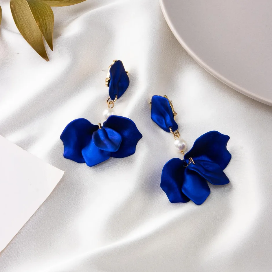 2023 Fashion Acrylic Flower Petals clip earrings without piercing For Women Trend Luxury Design Sweet Pendientes Jewelry Modern