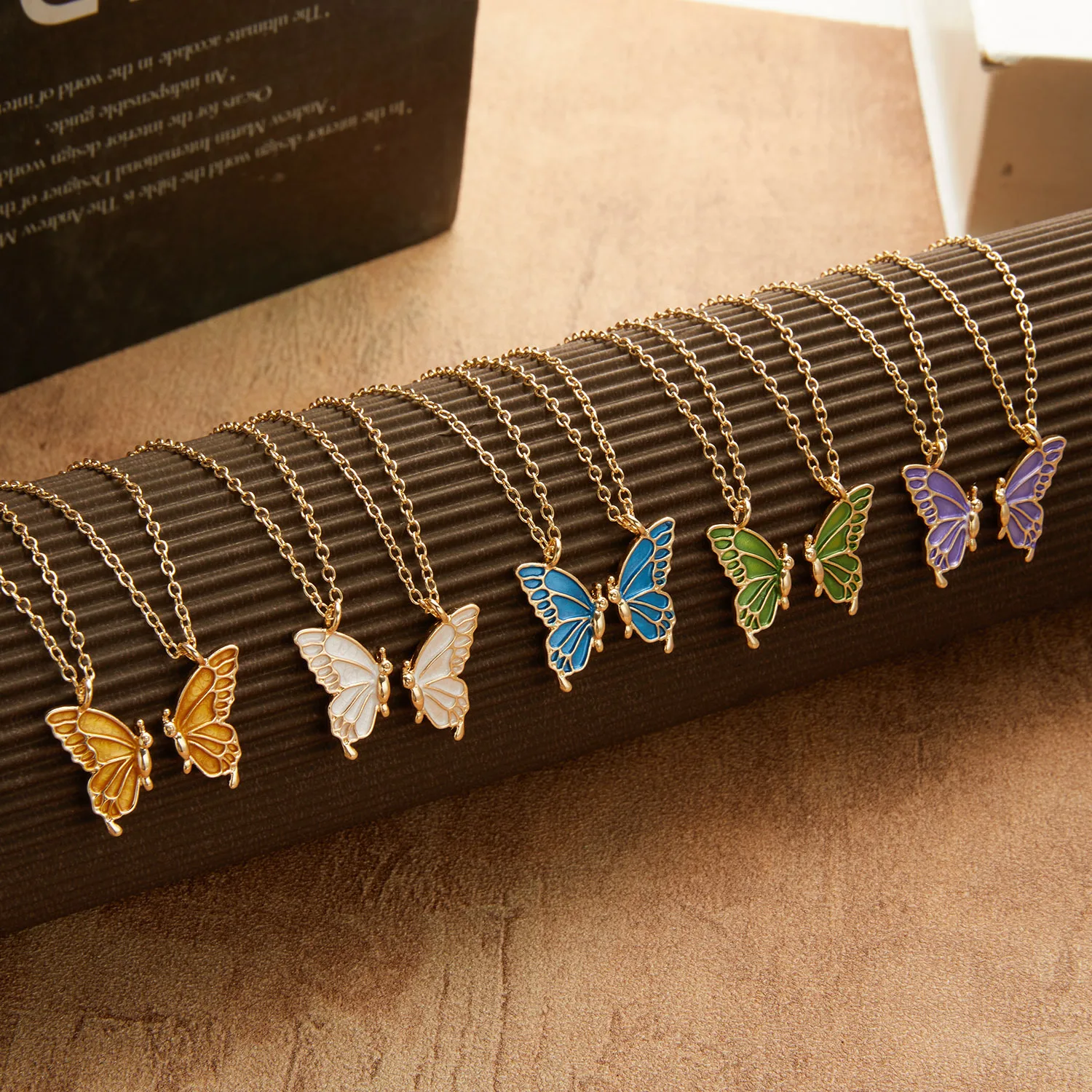 Hot-selling Friendship Paper Card Necklace Creative Butterfly Two-piece Set Girlfriend Graduation Commemorative Necklace Factory