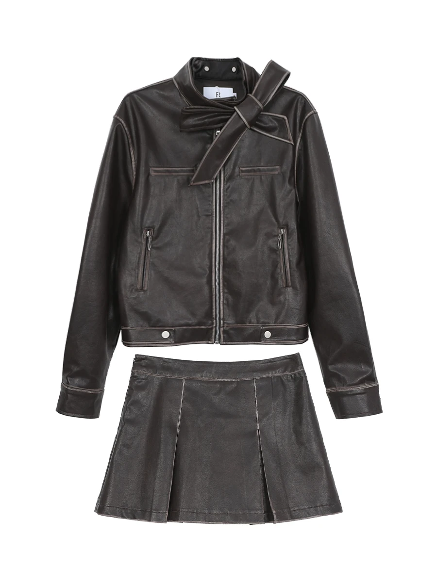 سترة جلدية حمراء فاخرة للنساء بتصميم عصري لخريف وشتاء 2025، سترة دراجات نارية من قطعتين