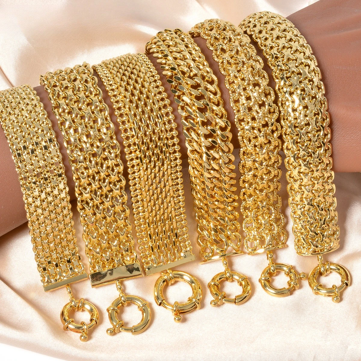 Wide Mesh Chain Bracelet for Women Chunky Woven Textured Link Cuff Bangle Spring Ring Clasp Jewelry Accessory Daily Party Gift