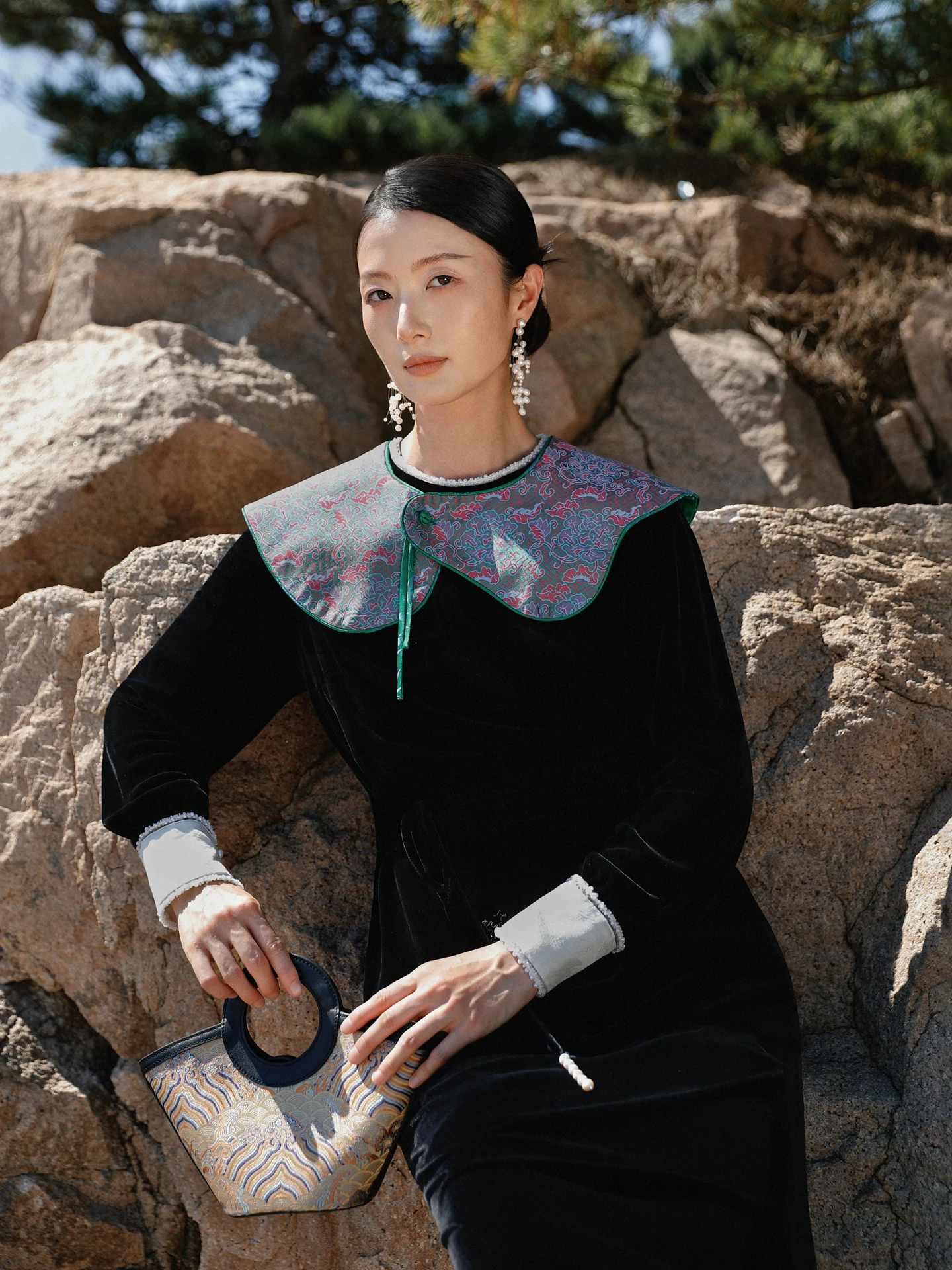 

New 2025 Cloud oulder awl Women's Silk Top Original Design Chinese Sle SONG JIN Million Words Pattern Peony Embroidery