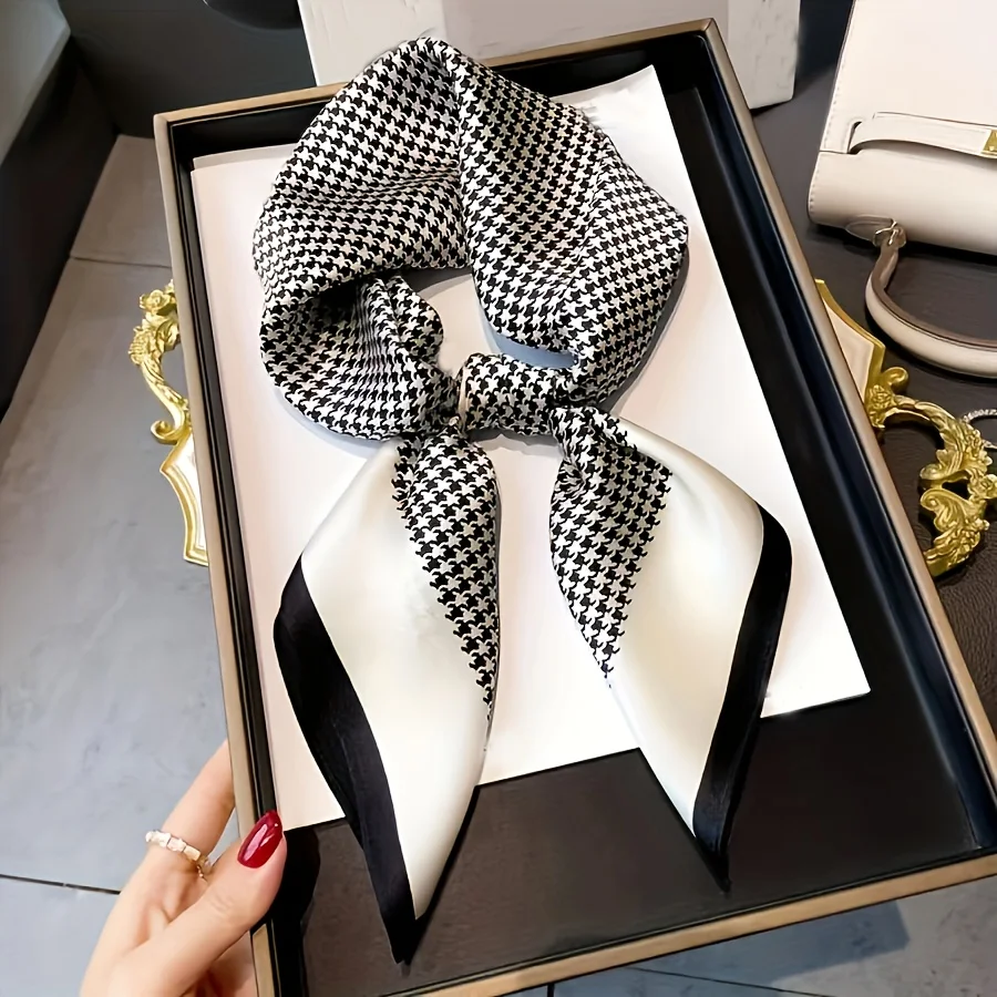 

A women's fashion temperament European and American style small square scarf versatile trend small scarf