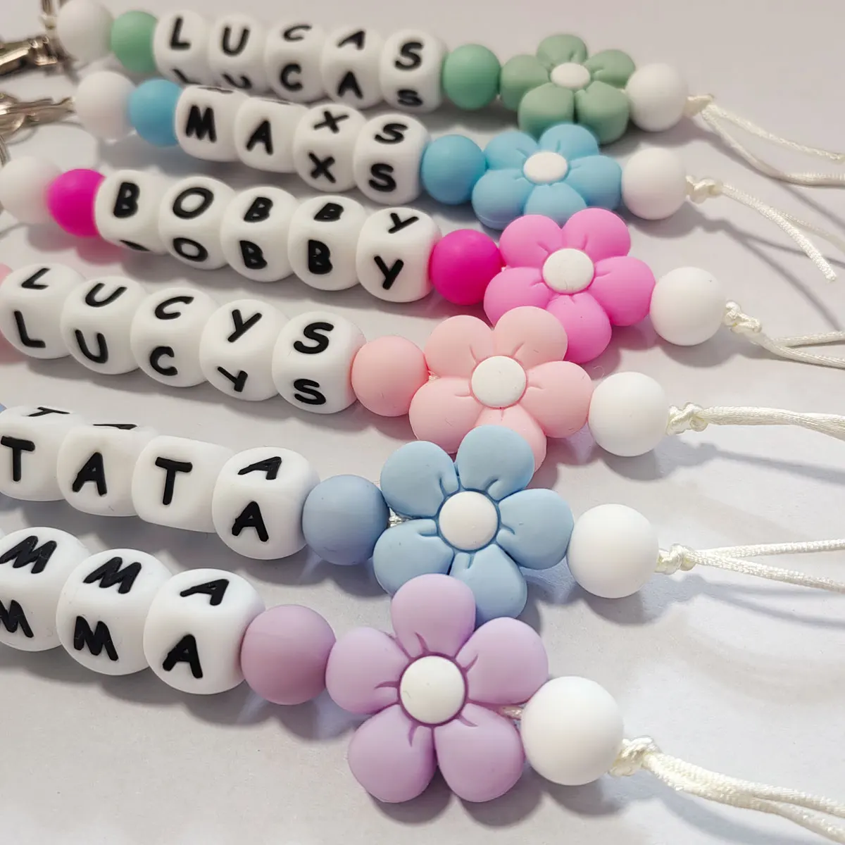 قطعة واحدة من سلسلة مفاتيح السيليكون على شكل زهرة مخصصة، سحر الحقيبة/الكوب، سلسلة مفاتيح مخصصة فريدة من نوعها، هدية عيد الحب/هدية عيد الميلاد