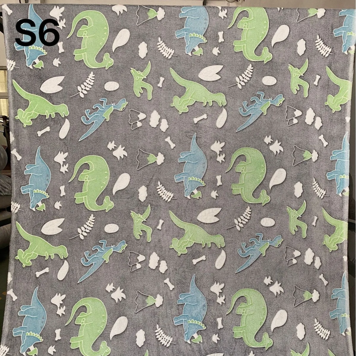 Светящаяся ткань Velboa с рисунком динозавра, ткань для подушки для ленивого дивана, аксессуары для детской одежды, одежда для малышей шириной 155 см