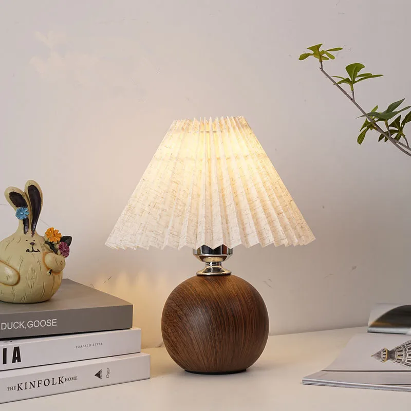 Ceramic Pleated Table Lamp Bedroom Ins Girl Nordic Bedside Lamp Creative Retro Bedside Table Lamp Decorative Lamps