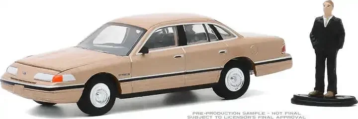 GreenLight 1:64 1992 Crown Vic w Man Diecast سبيكة معدنية نموذج سيارات لعب لجمع الهدايا #2