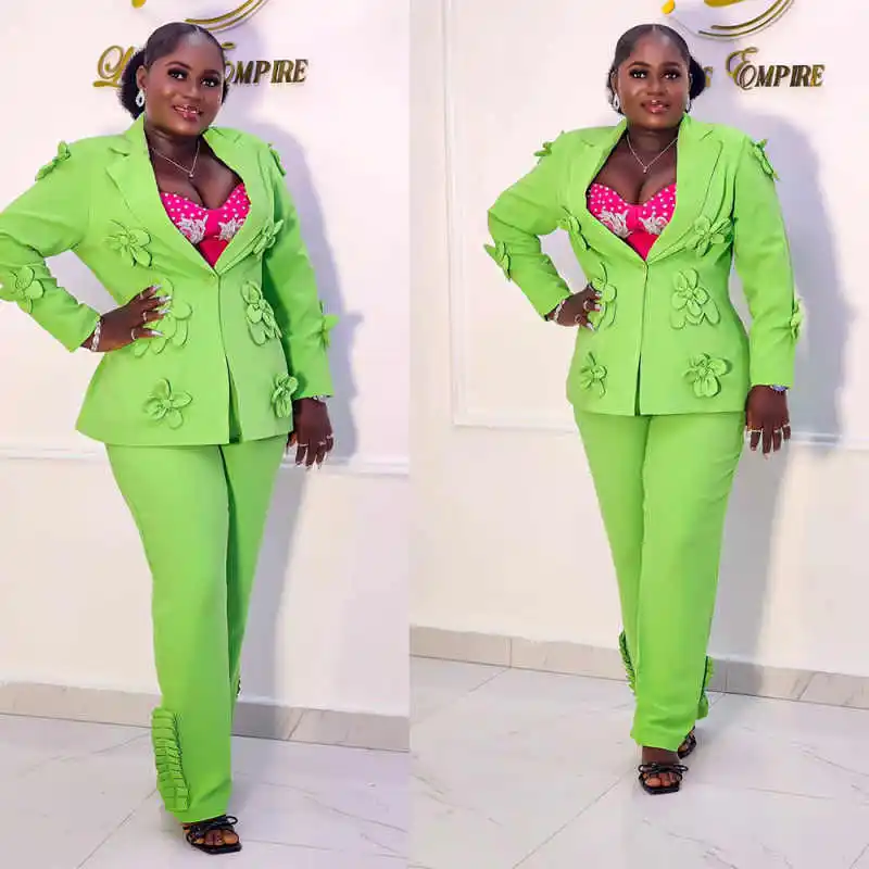 أطقم بليزر نسائية خضراء مقاس كبير مصنوعة يدويًا من الزهور للفتيات المسائية وحفلات الزفاف الرسمية ملابس الضيوف سترة مخصصة من قطعتين