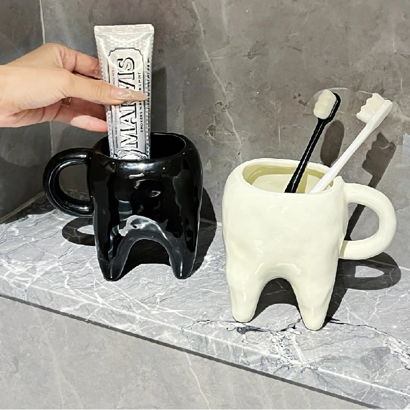 Creative Tooth Mug Ceramic Couples Brush Their Teeth Cup Wash Cup Bathroom Decoration Accessories Simple and Lovely Tooth Cups.