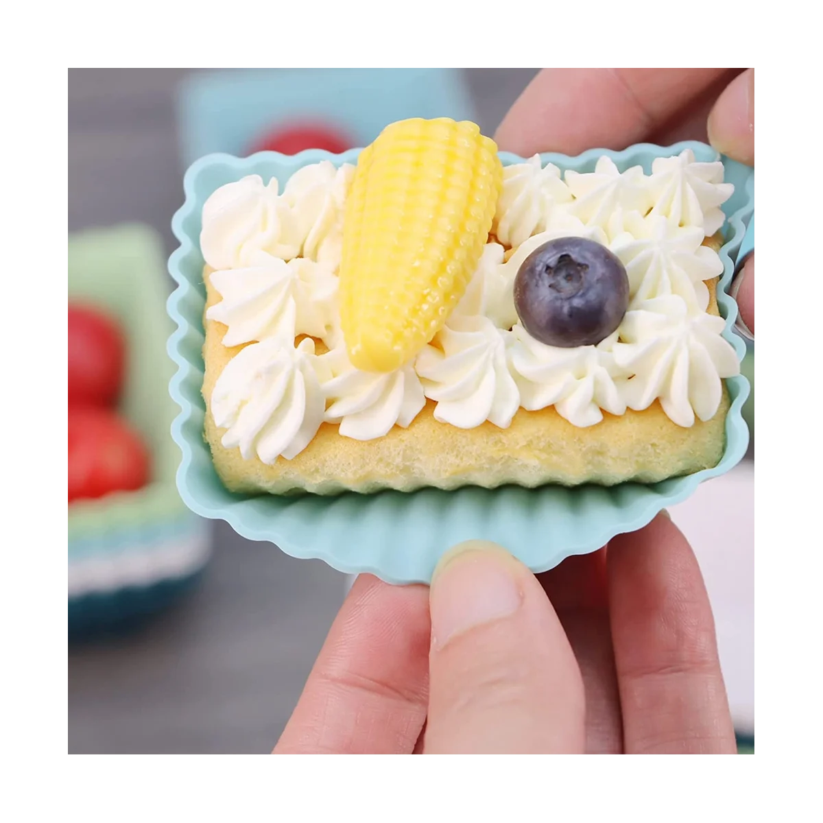 بطانات كب كيك من السيليكون، 24 عبوة من أكواب الخبز القابلة لإعادة الاستخدام، 3 أشكال من بطانات المافن وقوالب كعكة المعجنات، وفواصل علب الغداء