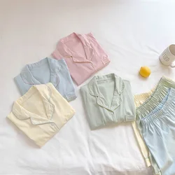 Conjunto de pijama de dos piezas para mujer, cárdigan de Color liso, pantalones cortos, ropa de estar por casa Simple, 2024