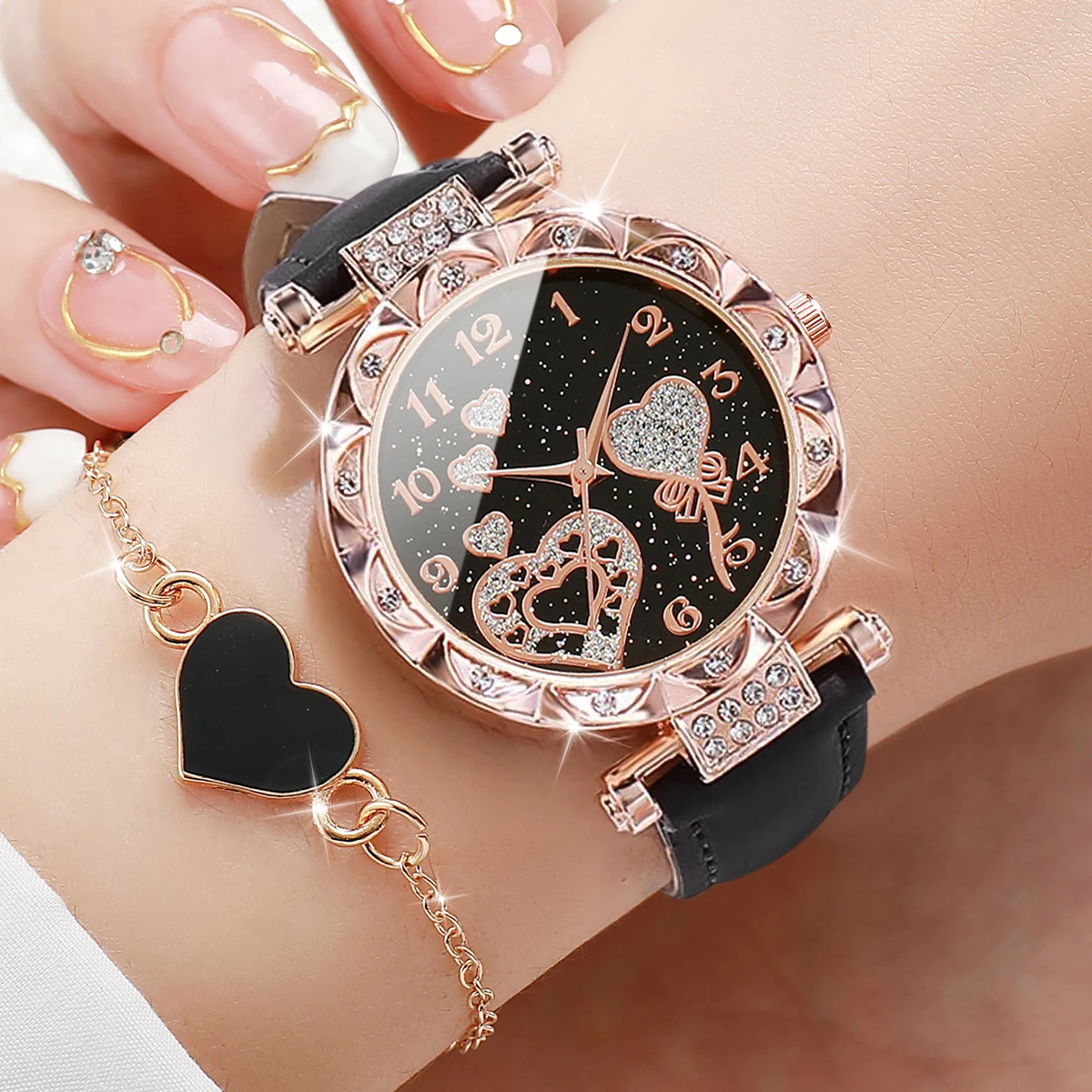 4PCS/Set Women\'s Watches Fashion Rhinestone Ladies Quartz Watch Leather Band Wristwatches Bracelets Set（Without Box）