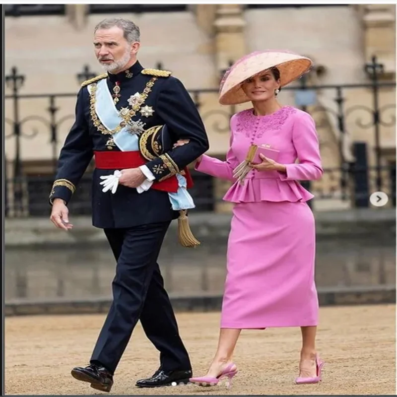 

Elegant Purplish Red Mother of the Bride Dresses Lace O-Neck Long Sleeve Tea-Length Banquet Mom Gowns Royal Dress Customized