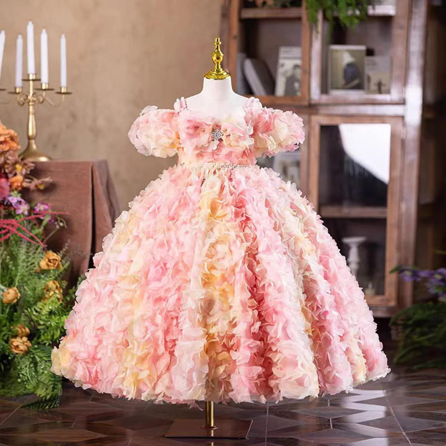 Dreamy Vow J289 Splendido abito da ragazza rosa con ornamenti floreali con copricapo per bambini Eid al-Fitr Abito da ballo per festa di compleanno di nozze