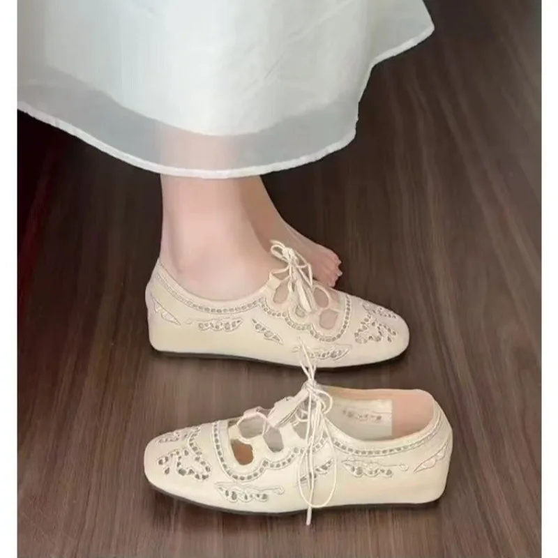 

Temperament Hollow Embroidered Lace-up Single Shoes Women's Inner Heightened Soft Sole Evening Shoes Shallow Mouth Square Toe