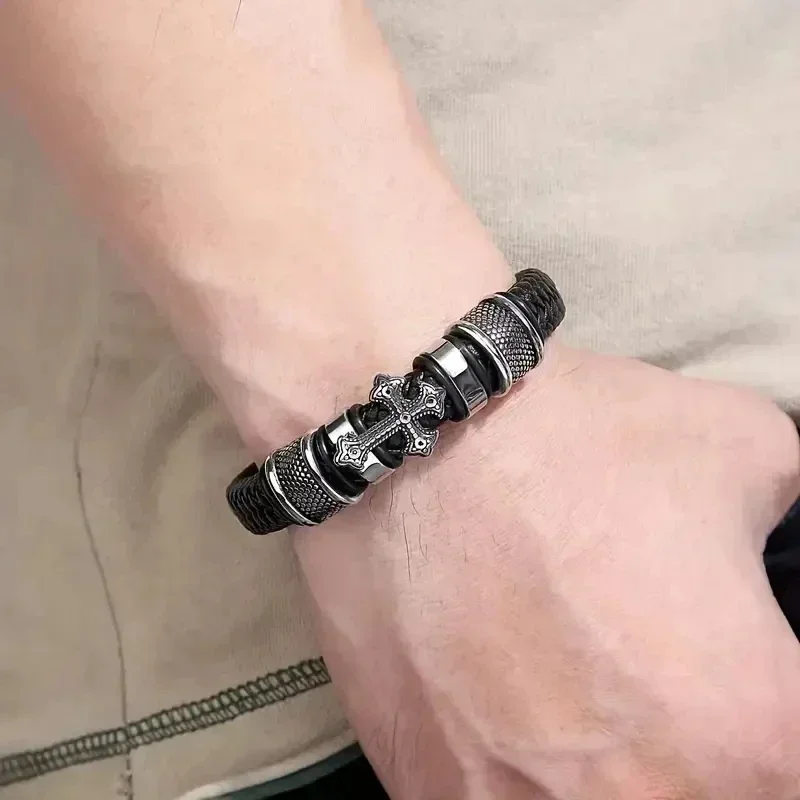 Vintage Hand Woven Eco-Friendly Leather Cross Bracelet with Magnetic Clasp Men\\\'s Fashion Pendant Religious Amulet Jewelry