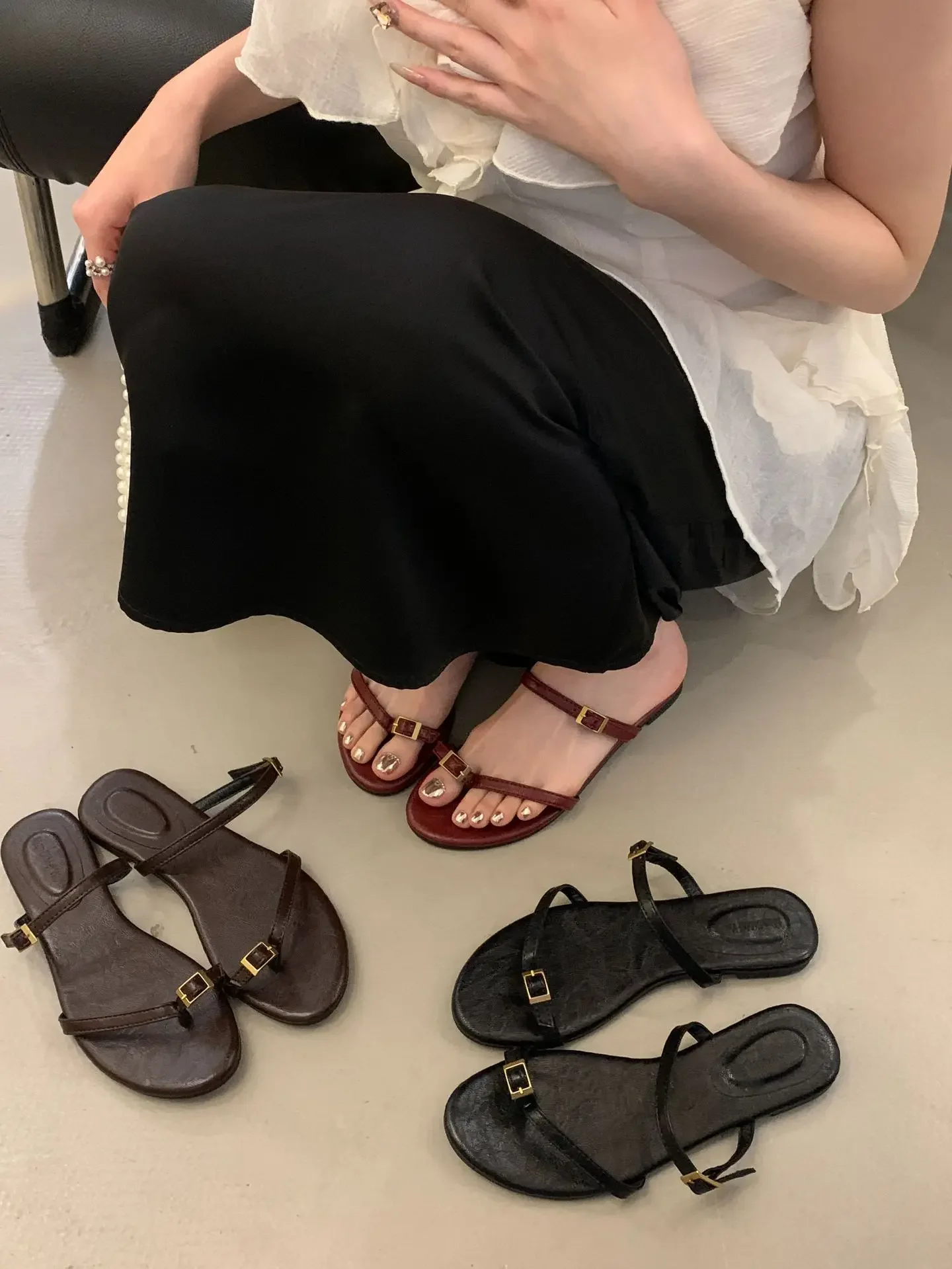 

Summer 2025 Flat Heel Belt Buckle Casual Outdoor Sandals Beach Slippers Adult Solid Color Korean Style Footwear from Mainland Ch