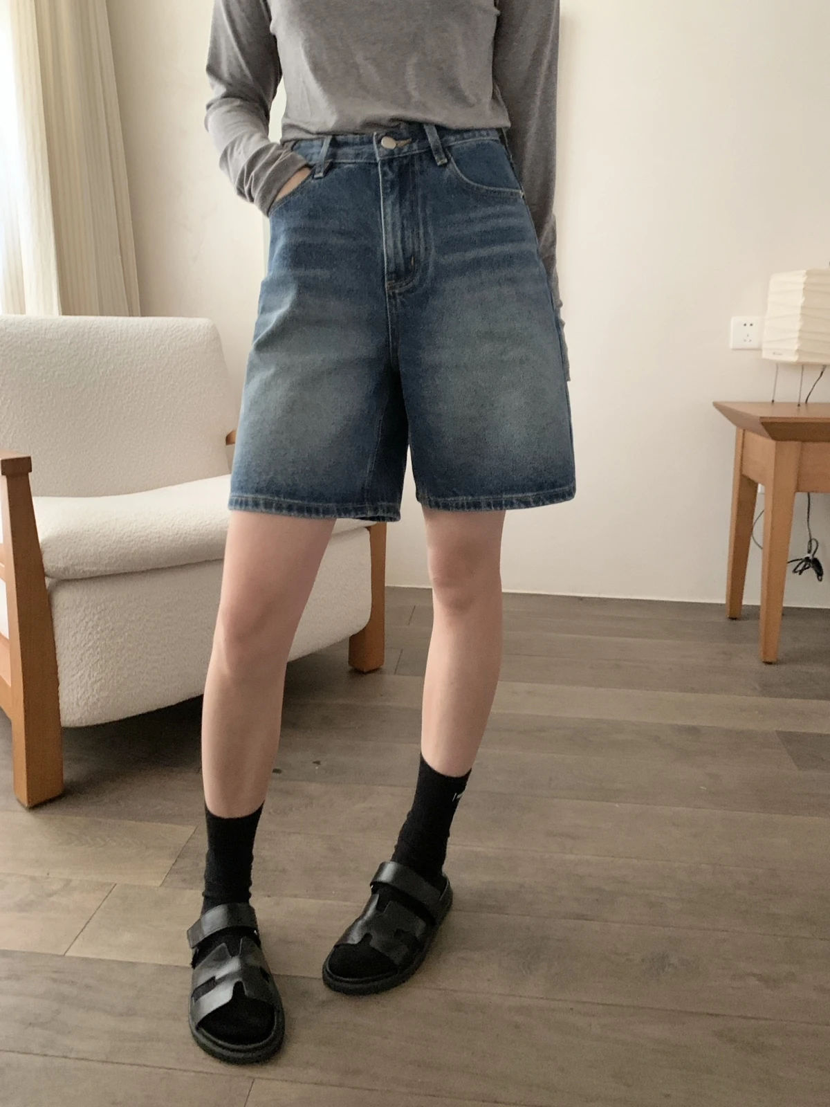 

Lilian Vintage Washed Loose Jeans Shorts No Belt Distressed Women's Straight Leg Light Stretch Natural Waist Pure Color