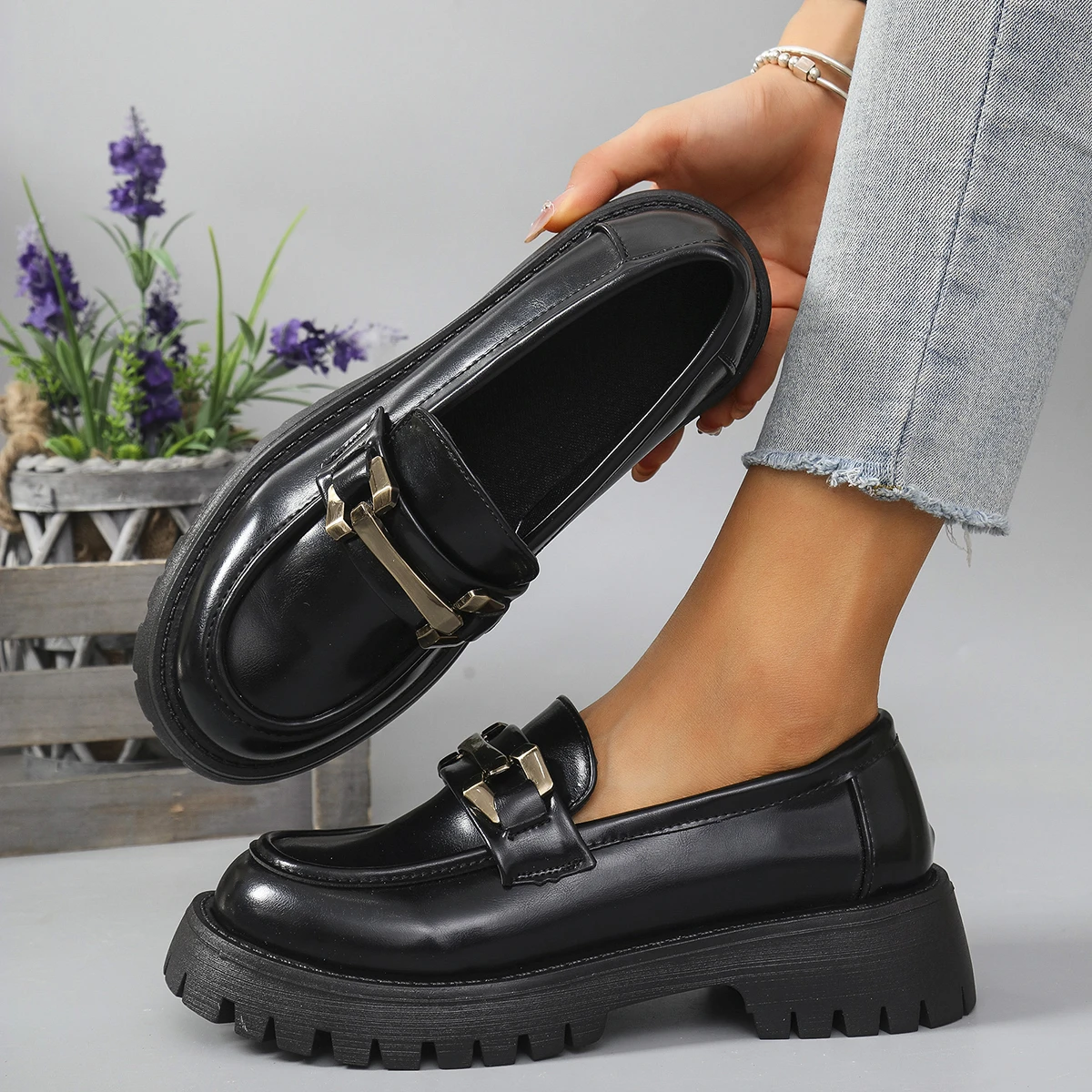 New Style Fashion Leather Shoes Casual Business Shoes for Women Dress Loafers Fashion Luxury Shoes Large Size 43 Zapatos Mujer