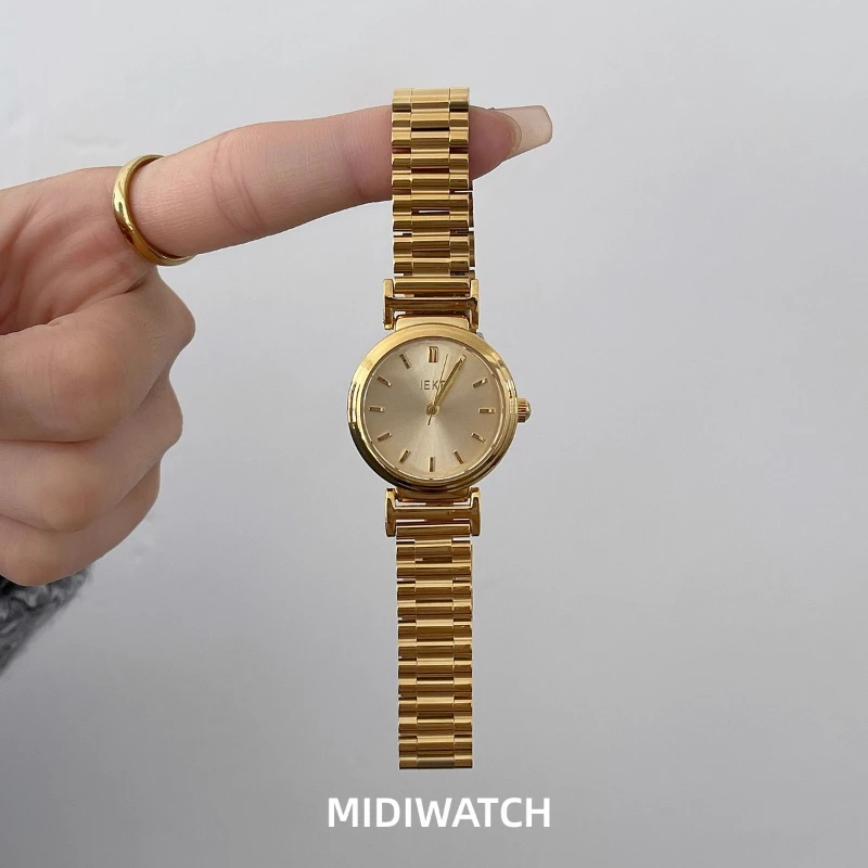 Classic trend women's watch elegant simple temperament watch light luxury 2025 waterproof quartz watch birthday gift
