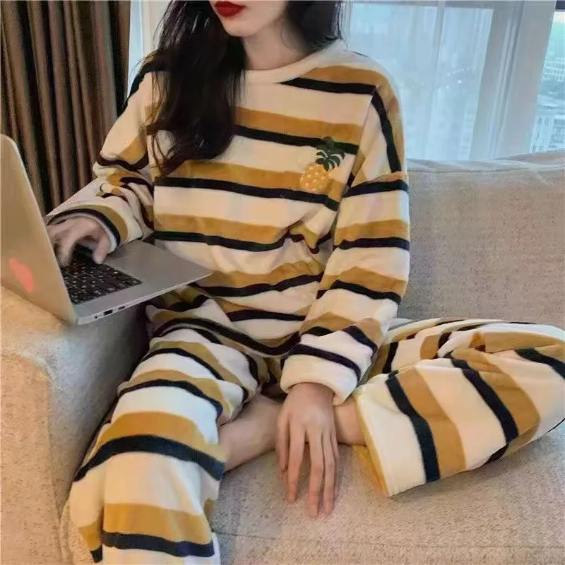 Fleece Thick Warm Women\'s Pajamas Set Winter Sleepwear Casual Solid Top and Print Cartoon Soft Pijamas Set for Women Home Suit