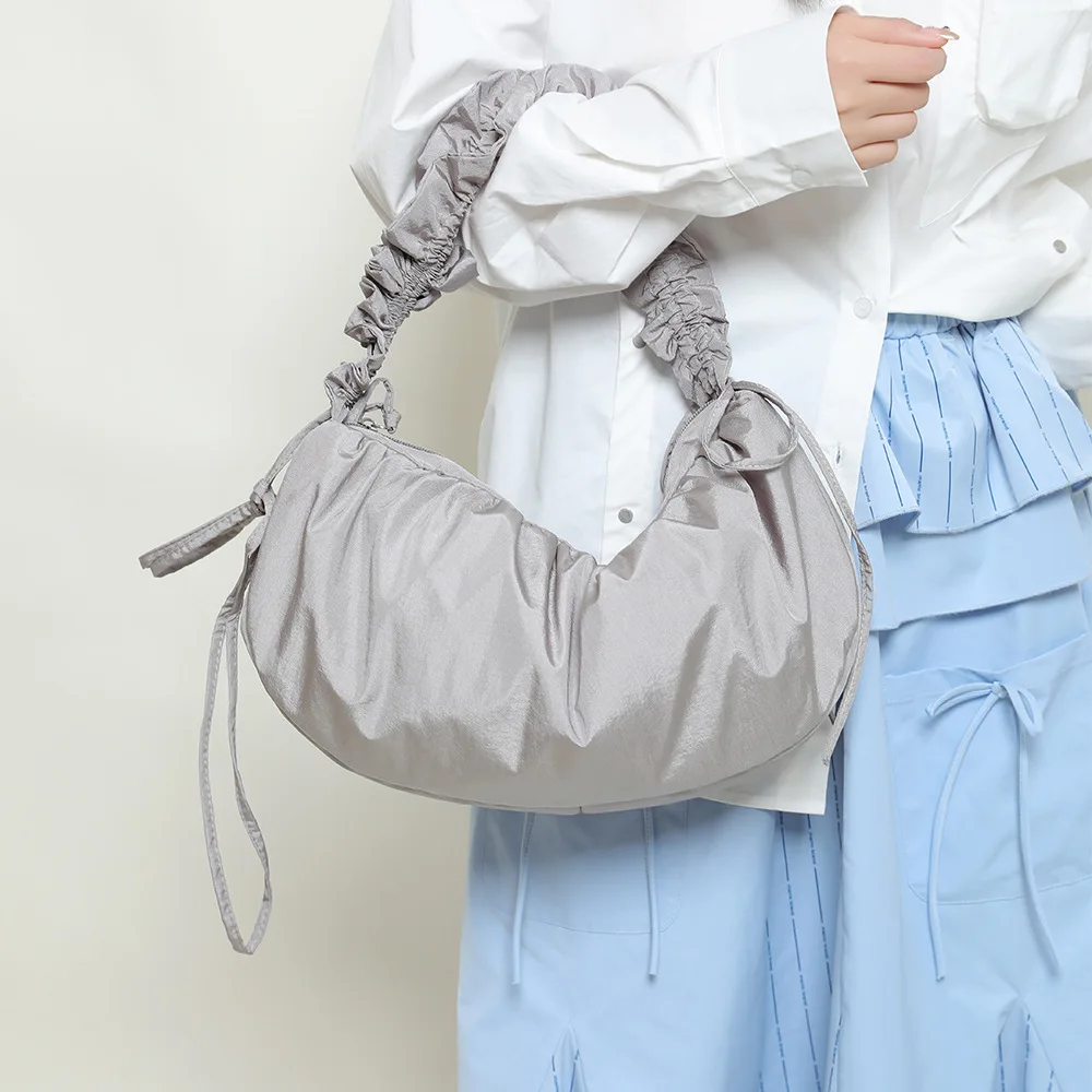 

New pleated matte cloud bag, niche designer underarm single-shoulder bag, large-capacity dumpling bag, nylon crossbody bag
