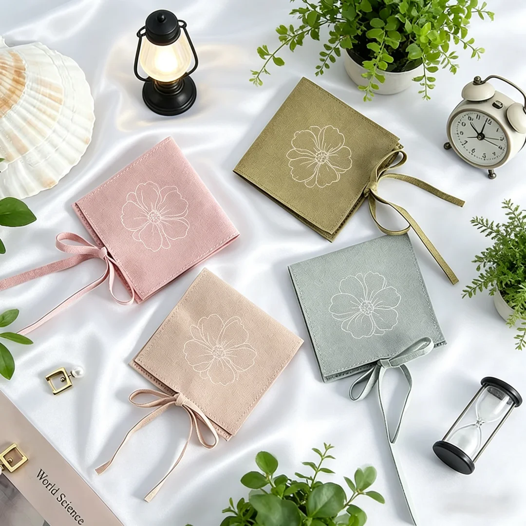 100pcs Velvet Microfiber Jewelry Gift Bags with Personalized Logo for Rings Cosmetics Tarot Wedding Jewelry Packaging Pouches