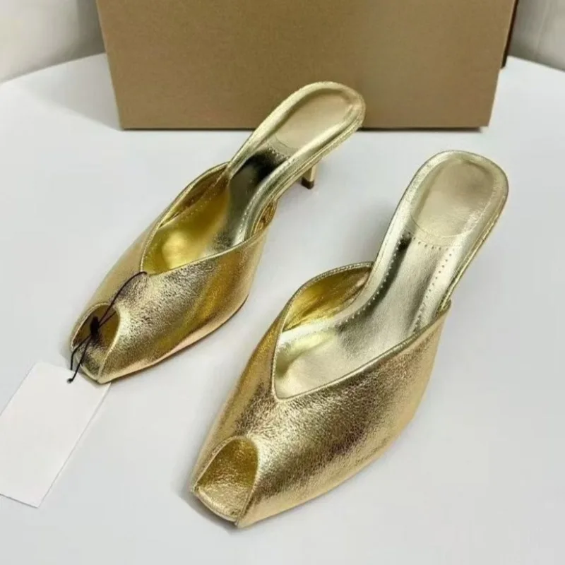 

Luxury Shiny Gold Women Mules Shoes Shallow Slip on Fashion Peep Toe Party Dress Mid Heels Summer Modern Sandals for Ladies