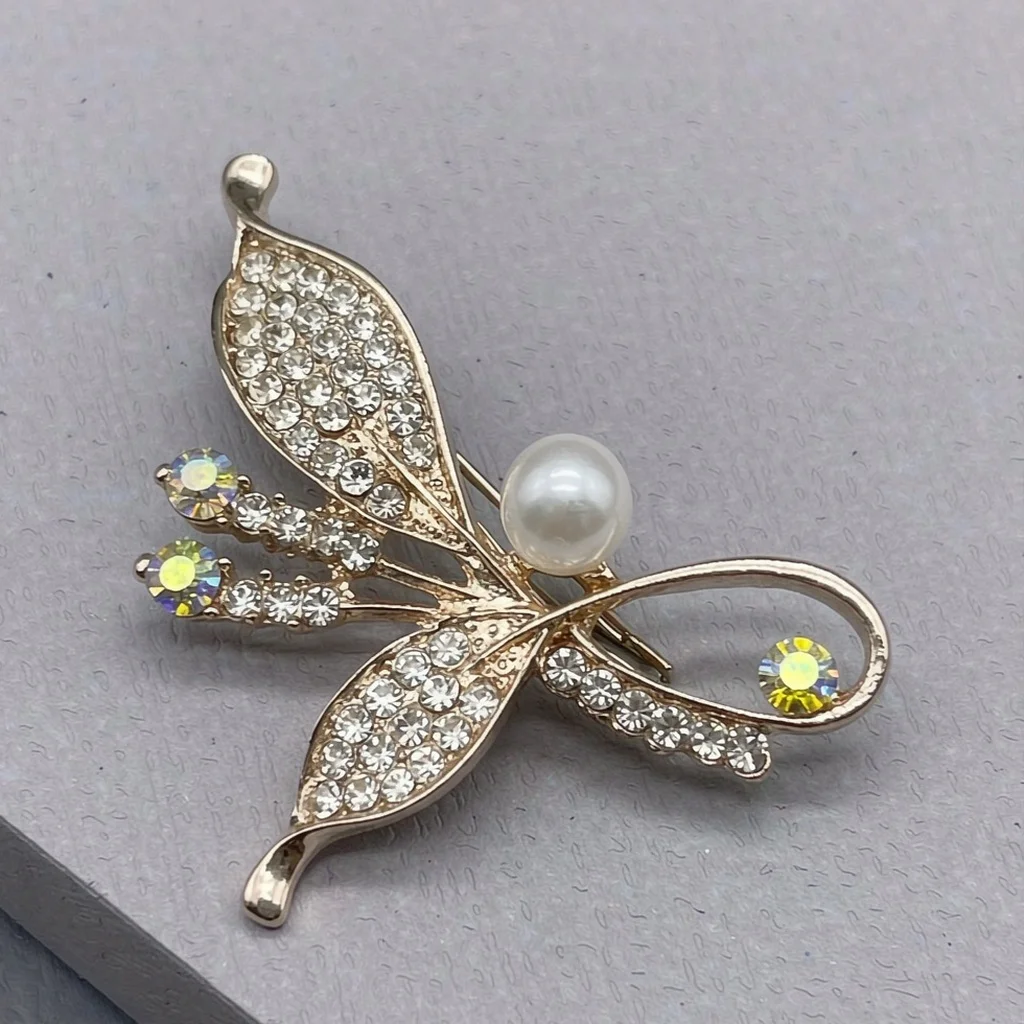 2026 Women's Suit Pin, Theme Brooch, Hidden Clasp, Shoe Badge, Simple Design Brooch, Unique Exquisite Brooch, French Style, Versatile Lapel Pin, Brooch, High-end Corsage, Decorative Pin, Metal Lapel Pin, Couple's High-Value Bow Tie Accessory, Metal Clasp, Wedding Guest Brooch